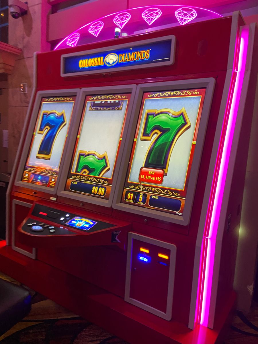 Vegas Infinite کیسینو میں سلاٹ کھیلنا شروع کریں۔